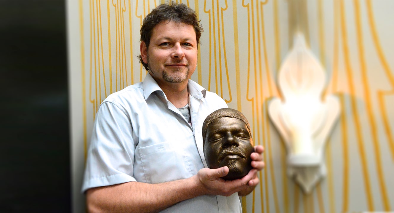 Christoph Stüssi mit Totenmaske