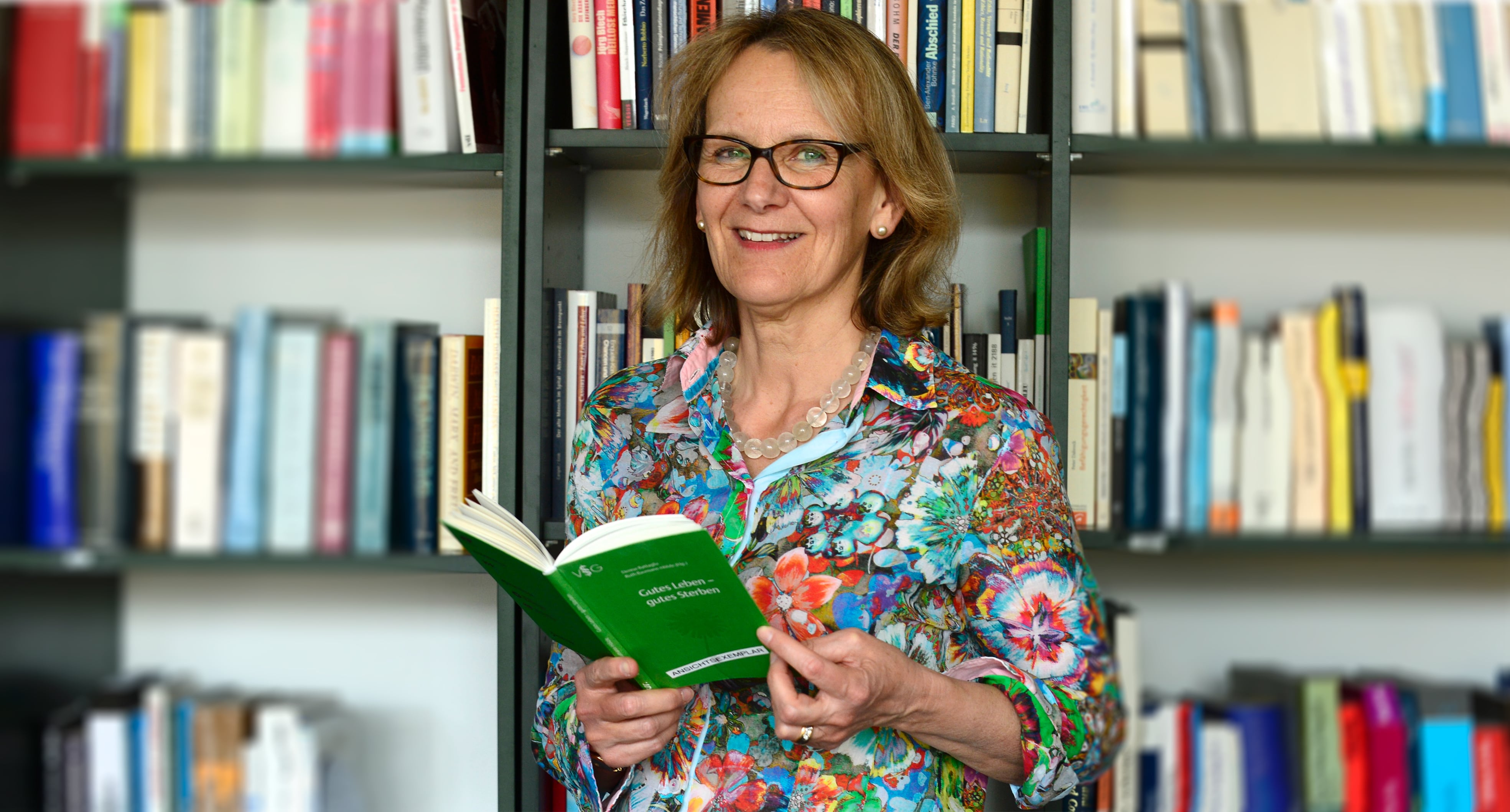 Dr. Ruth Baumann-Hölzle, Theologin und Leiterin des Instituts Dialog und Ethik.