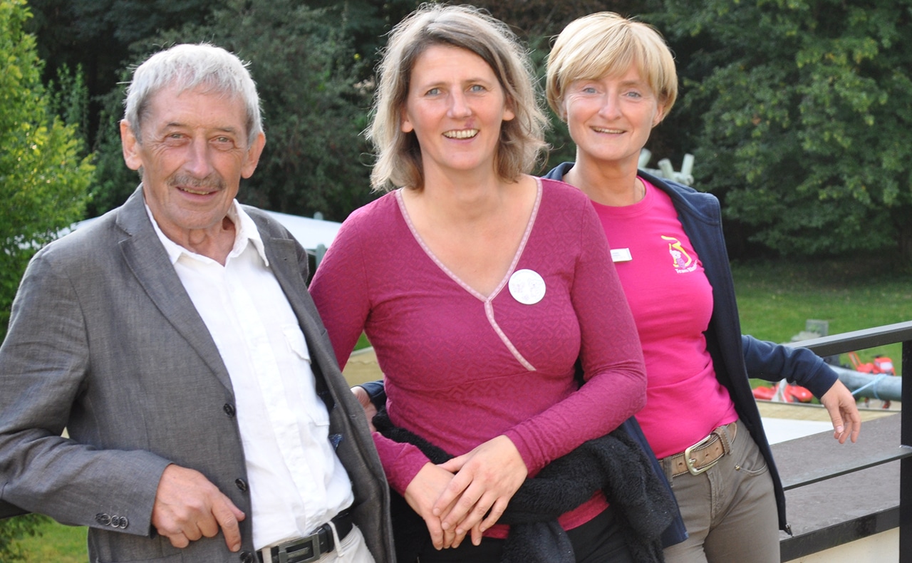 Kinderhospiz Alois Birbaumer Dr. Alois Birbaumer mit Anke Petermann, Leitung ambulanter Kinderhospizdienst und Ulrike Ludwig, Stationsleiterin