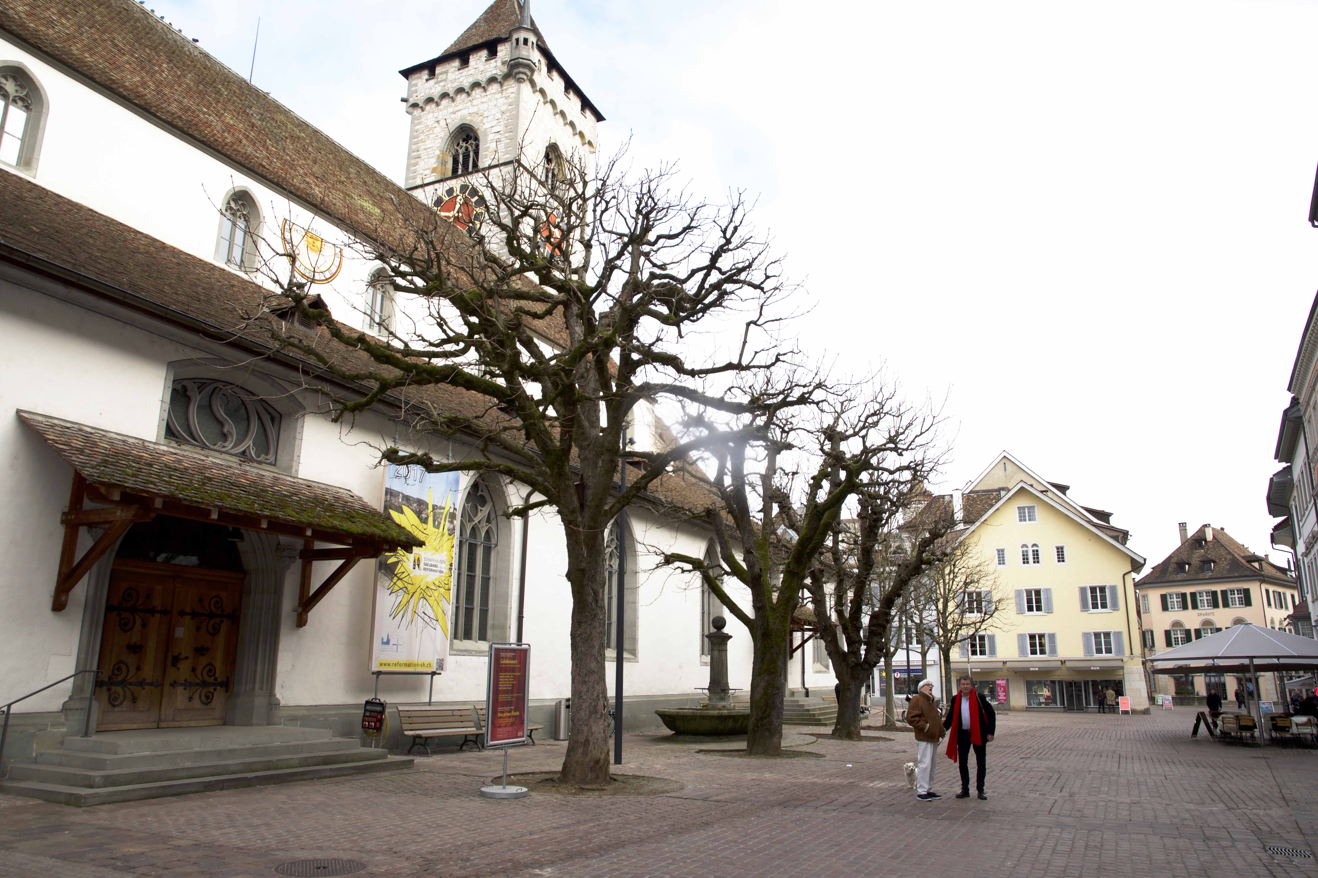 Philipp Flury vor Schaffhauser Kirche