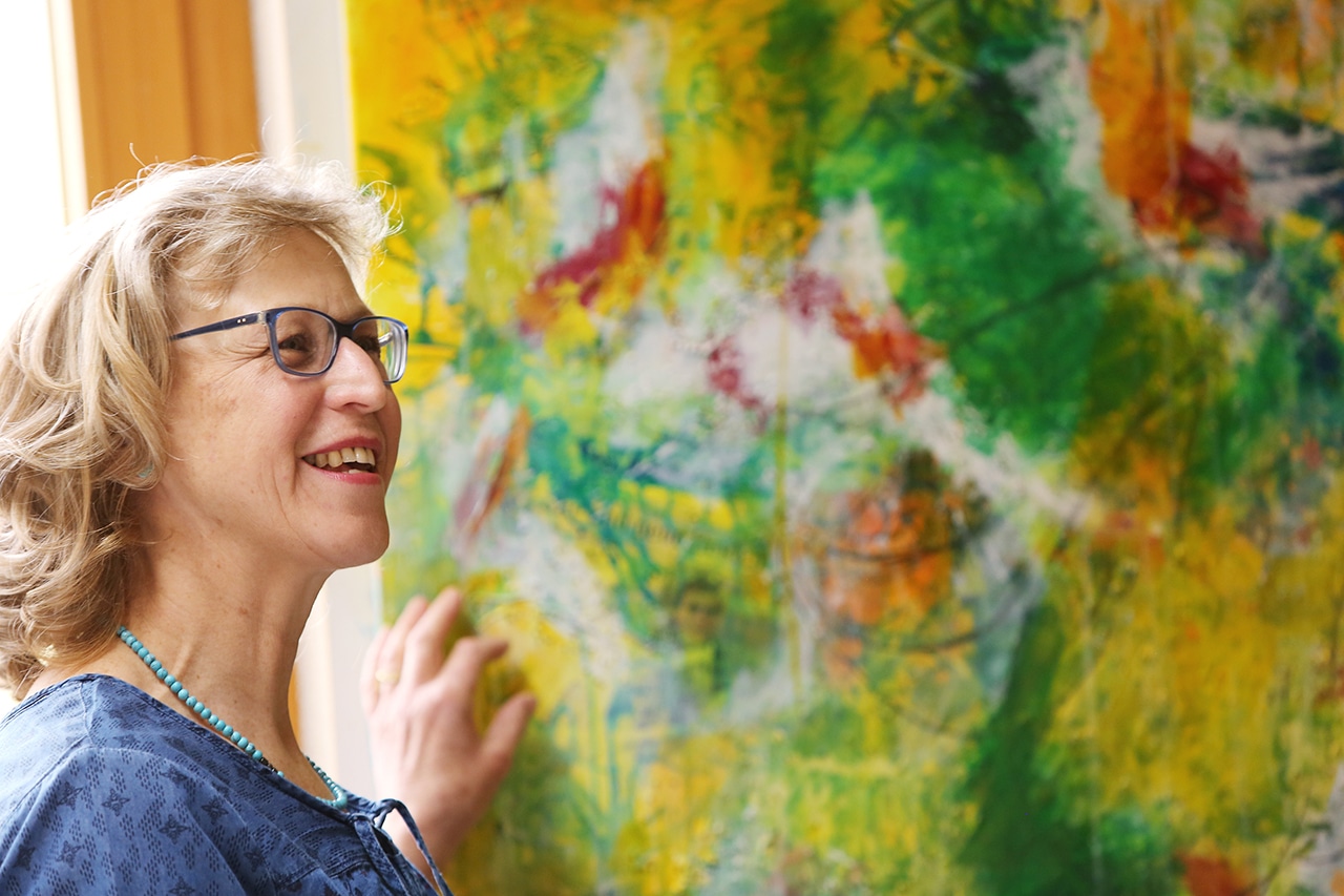 Intensives Werk. Ein fröhliches Bild, das Brigitta Pfister im Gedenken an Polo Hofer gemalt hat. (Foto: Peter Lauth)