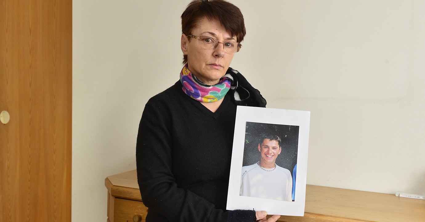 Freitod Catherine Morier mit dem Bild ihres verstorbenen Sohnes