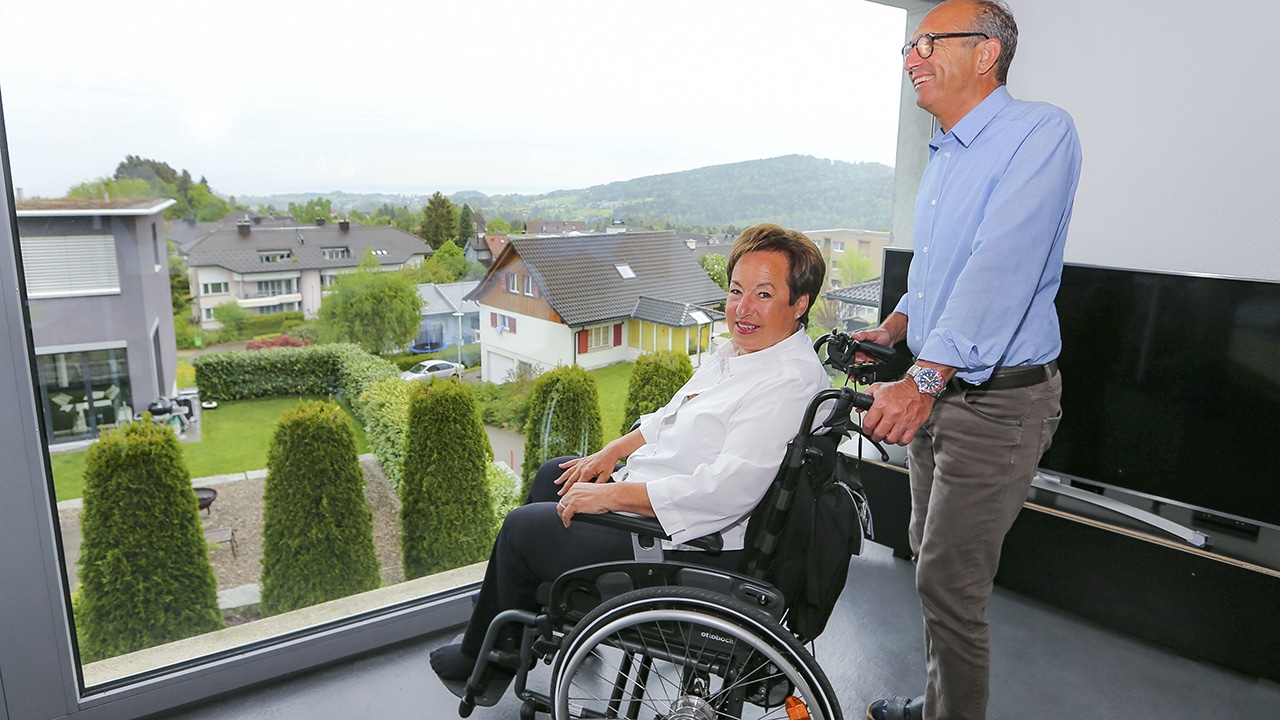 ALS-Patientin Claudine Zuberbühler mit ihrem Mann Peter