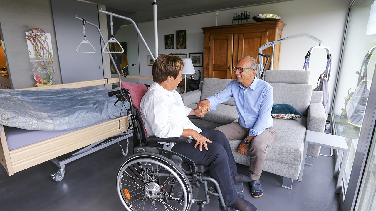 ALS-Patientin Claudine Zuberbühler mit ihrem Mann Peter