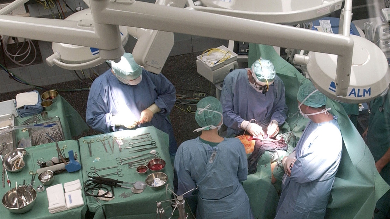 Patientenverfügung beachtet? Ärzteteam operiert.