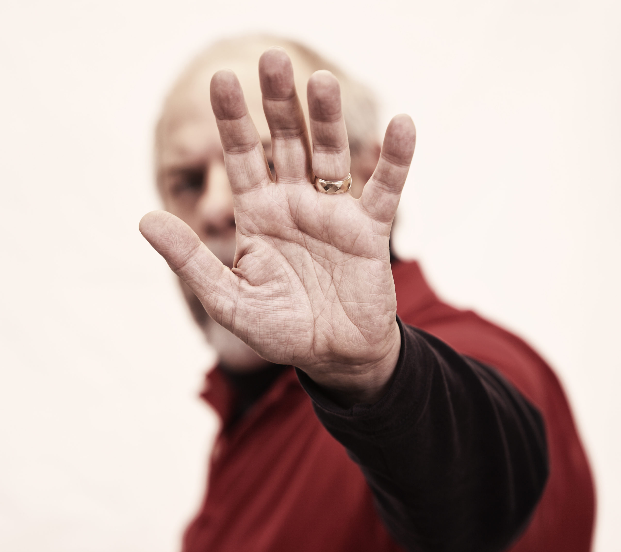Un homme âgé veut renoncer à succession.