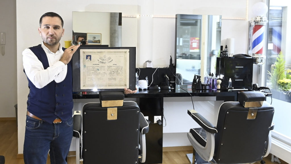Flüchtling Hussein Darwish, Coiffure, Belp