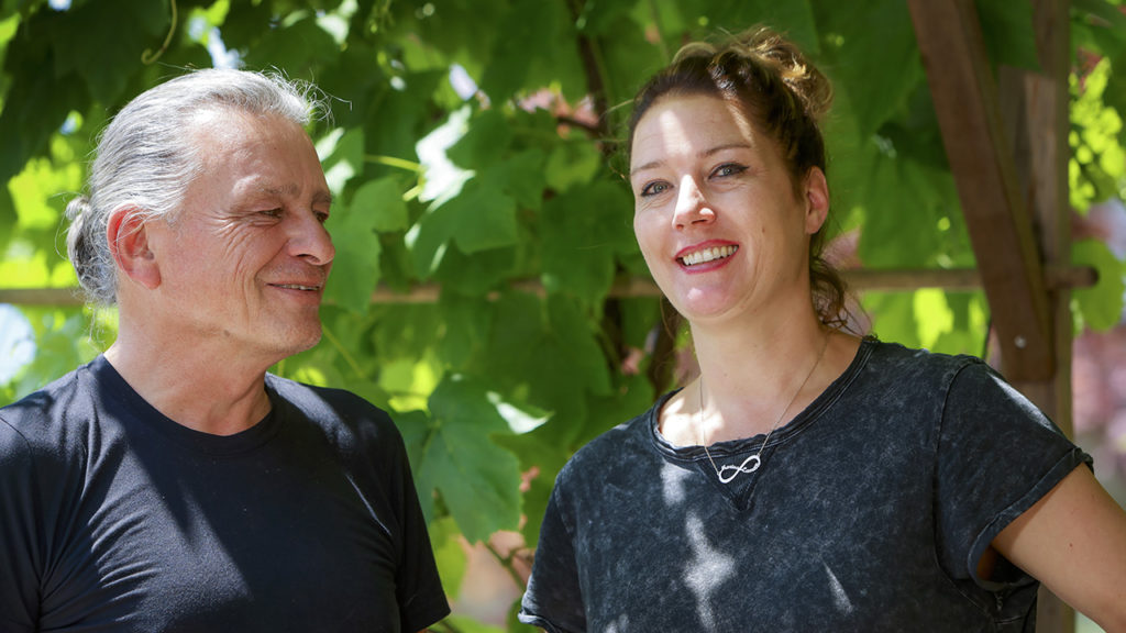 Rebekka Ruzio mit DeinAdieu-Autor Martin Schuppli