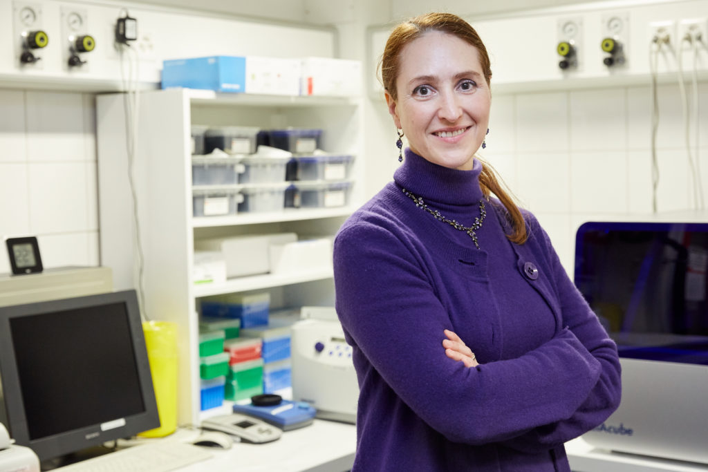 "Das Wissen, Leuten helfen zu können, treibt uns an", sagt Caroline Henggeler, medizinische Genetikerin bei der Stiftung für Menschen mit seltenen Krankheiten.