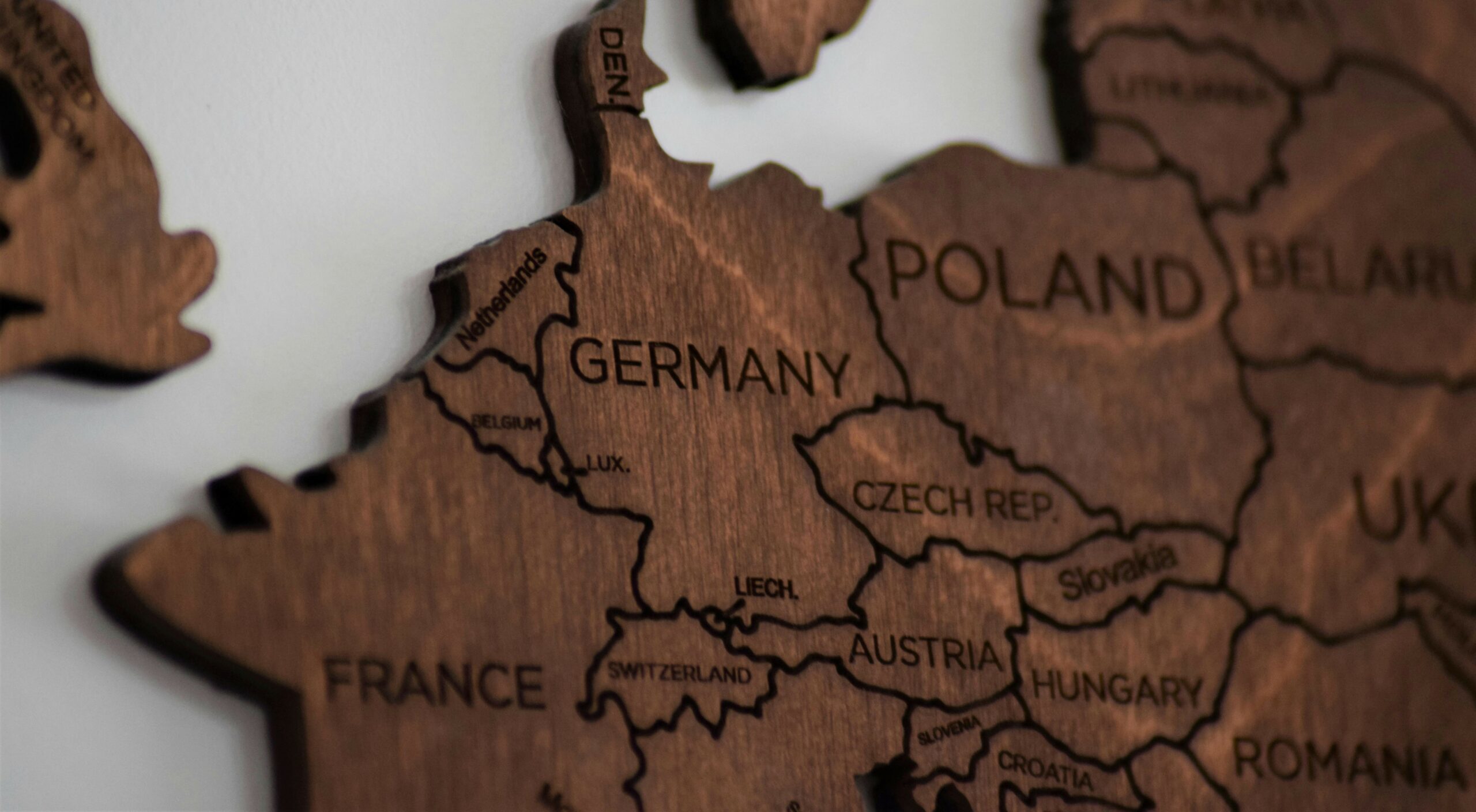 Mappa in legno dei paesi DACH